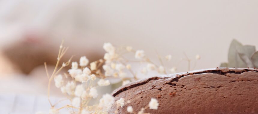 Jak zrobić intensywnie czekoladowe ciasto z czekolady?