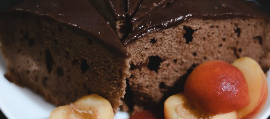 Brzoskwiniowe ciasto czekoladowe